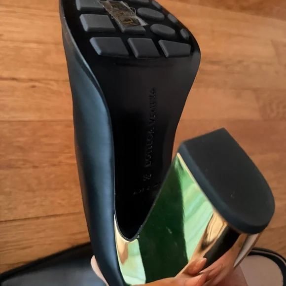 BOTTEGA VENETA Tex leather mules - Picture 9 of 10